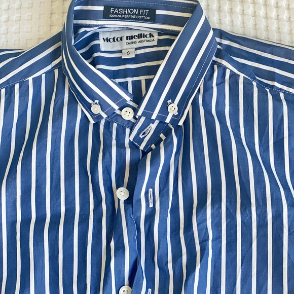 Men’s Short Sleeve Button Up, Pinstripe Blue and White, Small - Picture 3 of 4